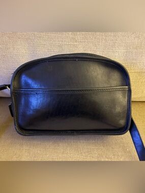 Vintage Coach Black Leather Camera Bag Crossbody Purse Classic USA Made